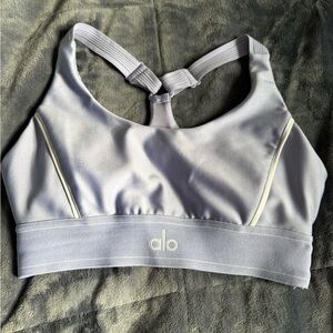 Alo Airlift Suit Up Bra
Color: Lilac Blue/White Sports Bra